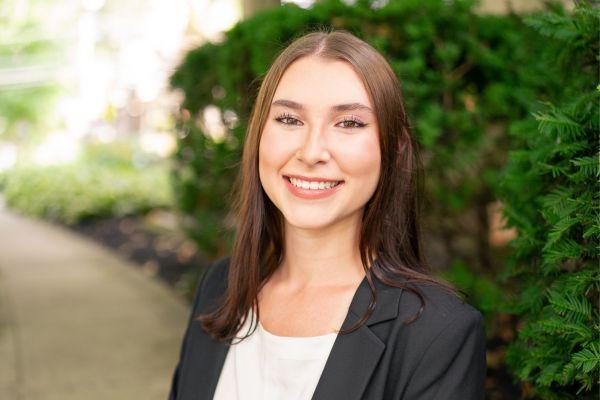 Erin Moffitt Headshot